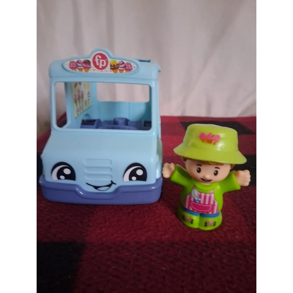 Fisher-Price Little People Share a Treat Blue Ice Cream Truck With Driver Figure